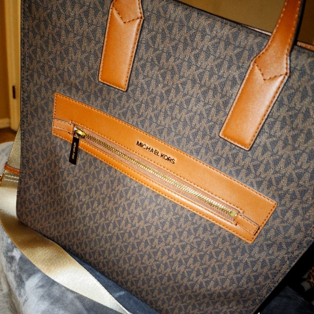 Large Micheal Kors Bag
